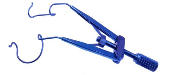Titanium Long Glaucoma Lid Speculum, Right